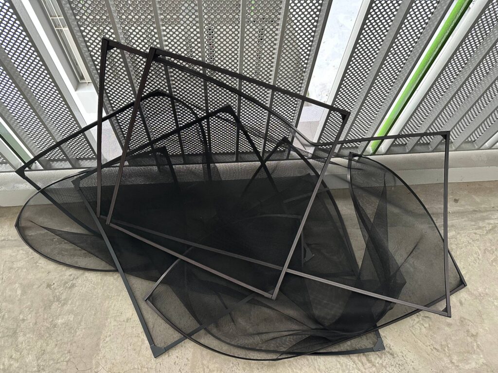 Magnetic Mesh vs Retractable Window Mesh: Why Are Homeowners Switching?