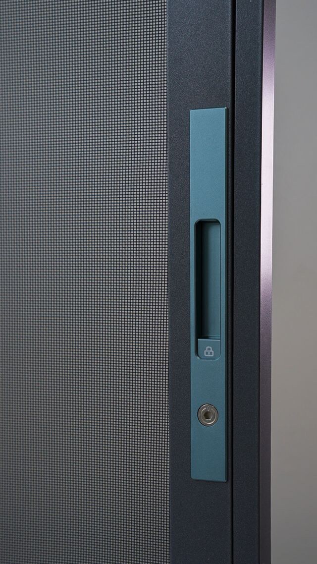 Retractable Pet-Friendly Mesh locking mechanism (alternative frame finish)